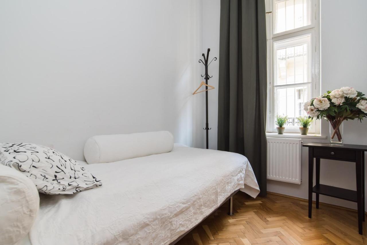 Black & White Apartament *